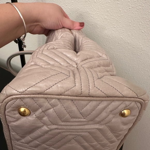 Miu Miu shine trapu - Picture 12 of 17